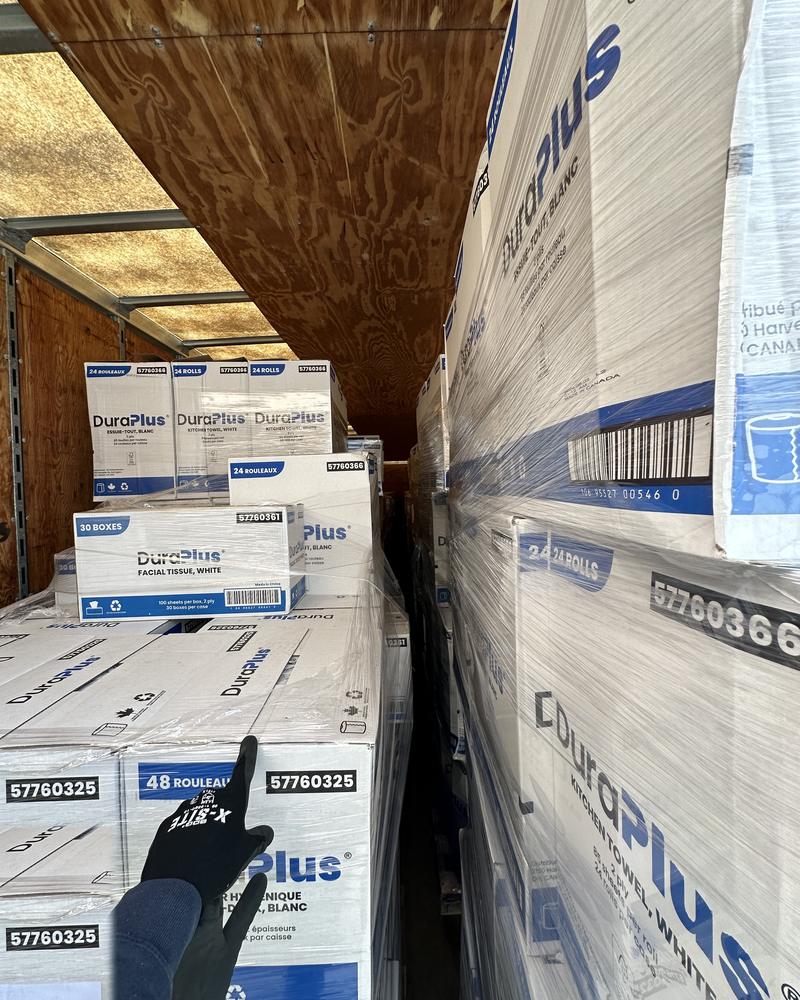 Checking a consolidated load inside the trailer before it seals